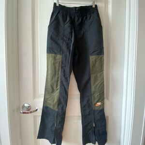 Nike Women's mid rise nylon cargo pants